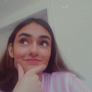 Meet your Posher, Memoona